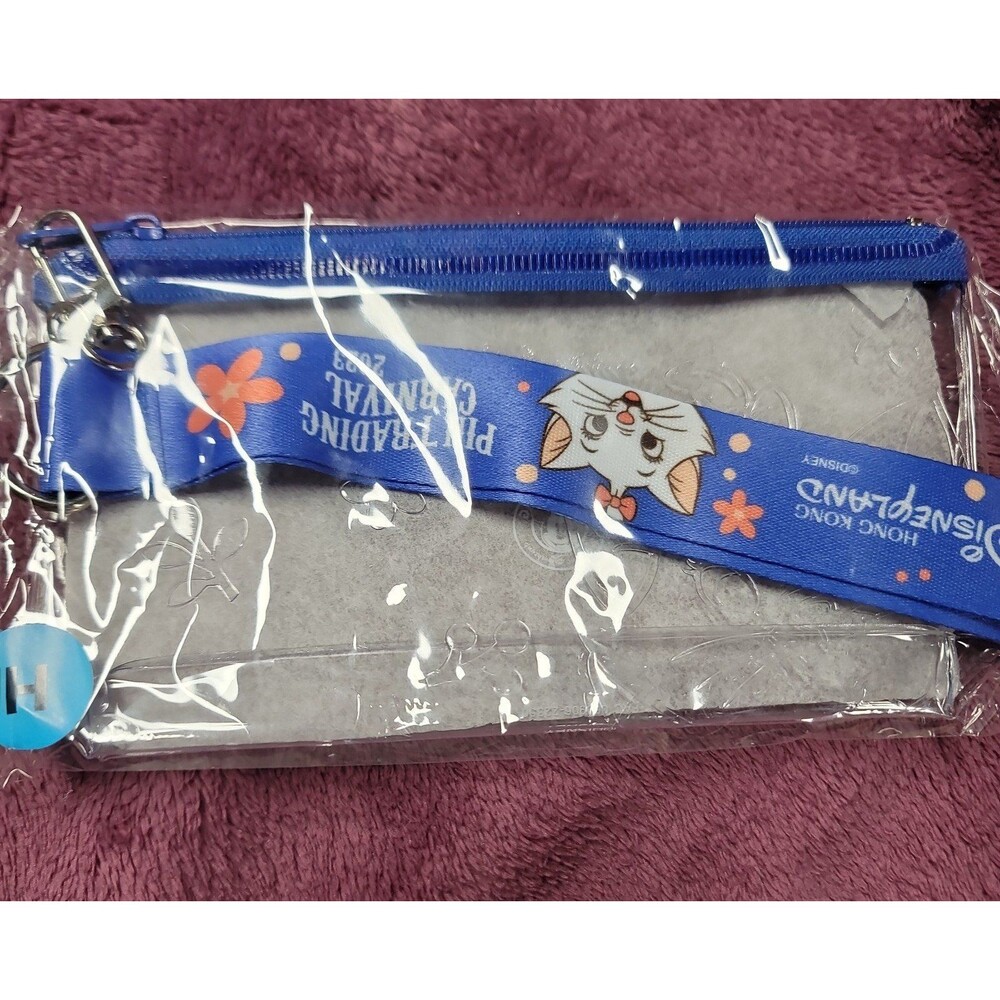 Disney Hong Kong Disneyland Pin trading Carnival pouch , Marie is embossed.